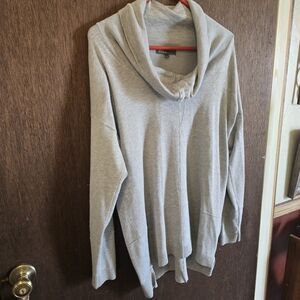 89th & Madison Heather Gray Cowl Neck Tunic Sweater